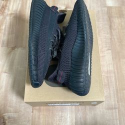 Adidas Yeezy Boost 350 V2 - Black (non-reflective) Size 10 M 