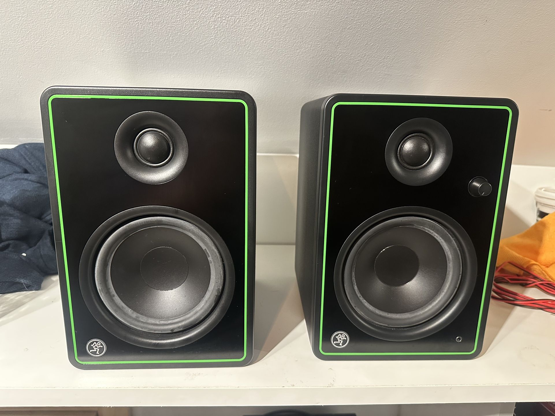 Mackie CR5-X Bookshelf/Desktop Speakers