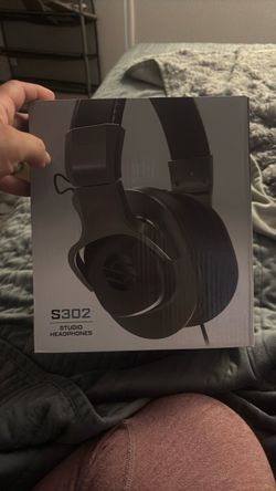 S302 Studio Headphones