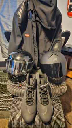 Must go ASAP. Basically new motorcycle gear. Only tried it all on once.  New riders bundle.