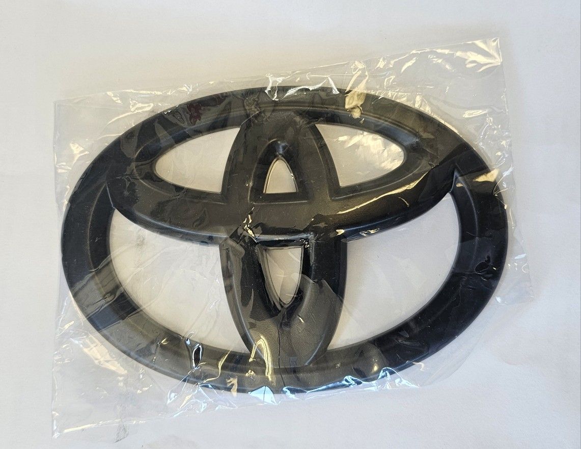 Toyota 4Runner Nightshade Emblem
Overlay - front only