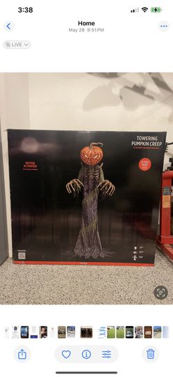 Halloween 12ft Towering Pumkin Creep