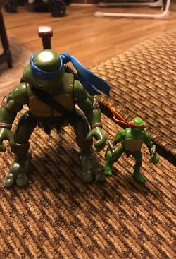 2 Teenage mutant ninja turtles