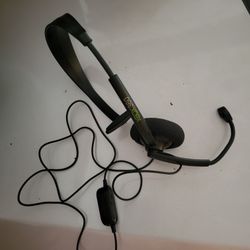 Xbox 360 Headset Good Conditions And Works Good 