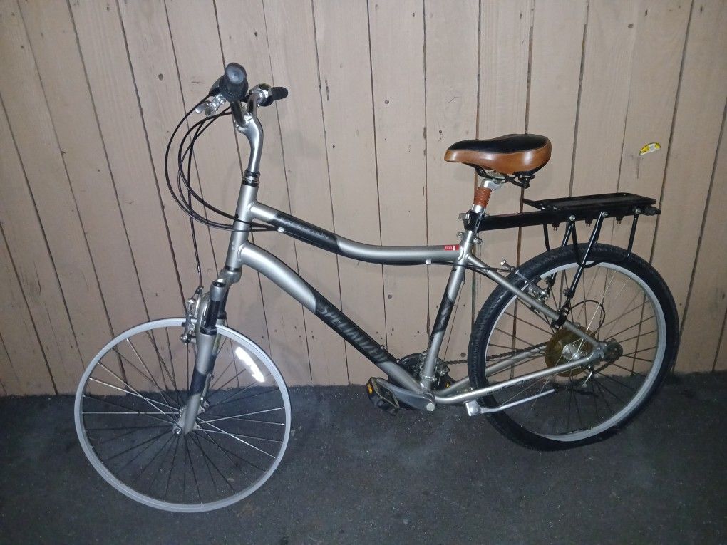 bicicleta híbrida Specialized Crossroads Sport.