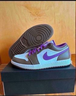 Air Jordan 1 Low Purple Mocha Palomino Wild Berry White 553558-215 Men's Size 9 Brand New