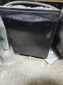 Maytag QuietSeries 100 Black Dishwasher