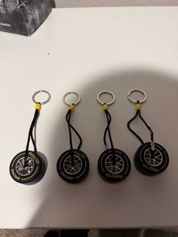 Invicta racing wheel key chain