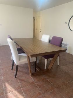 Dining Table w 4 Chairs