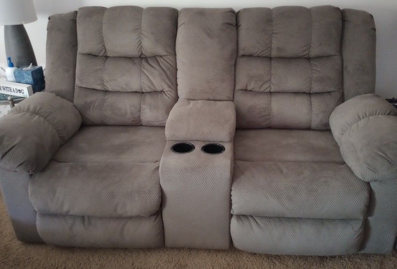 Loveseat 
