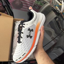 Brand new men’s under Armour size 12