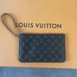 Louis Vuitton  Clutch