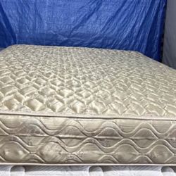 Queen Size Mattress (Colchón Queen Size)