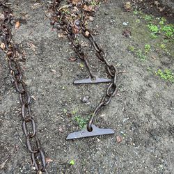 metal chains from shipyard 