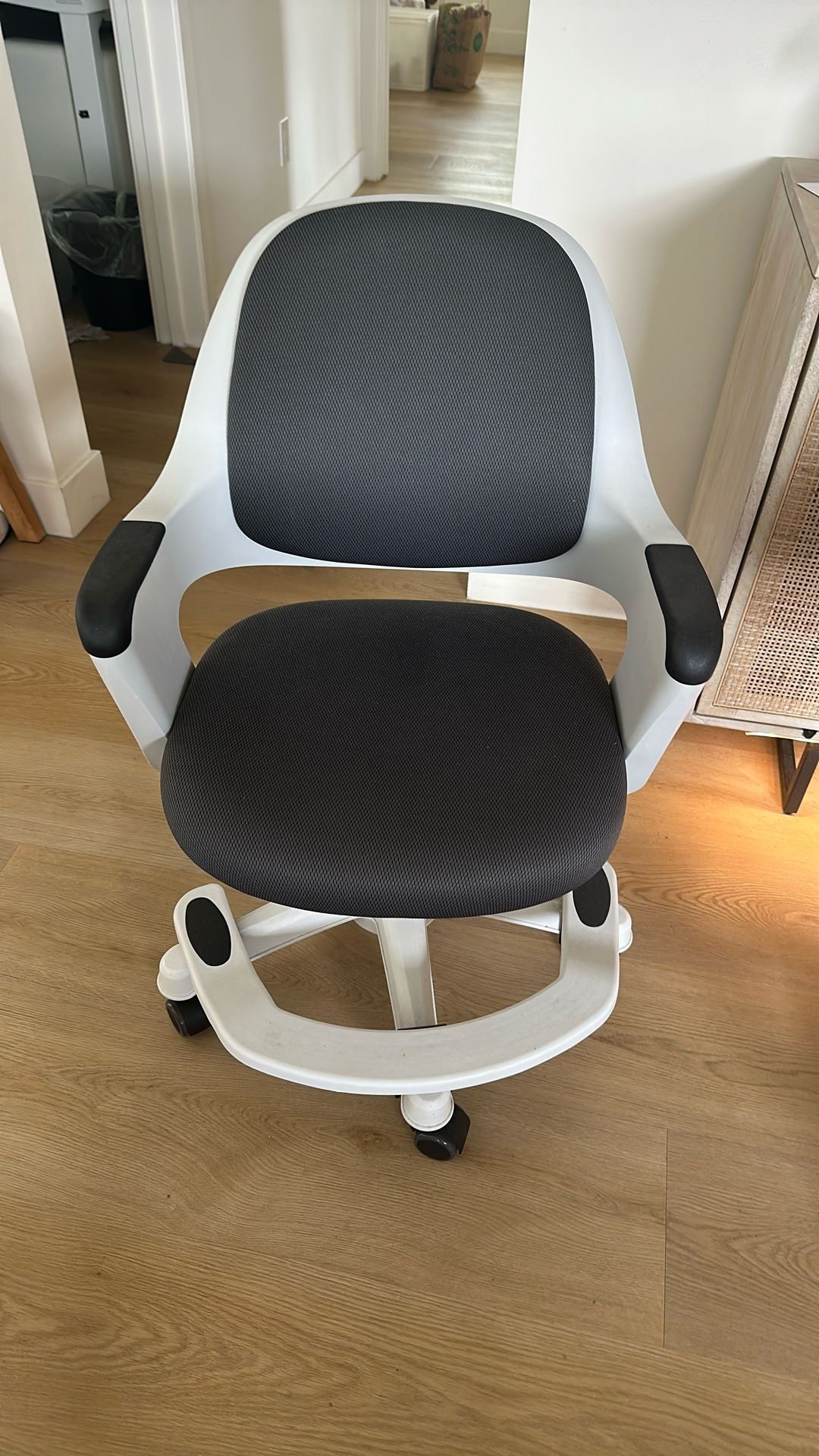 Ergonomics Kids Chair
