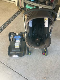 Doona car seat/ stroller & base
