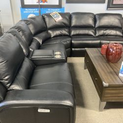 $2299 Black Reclining Sectional 🖤
