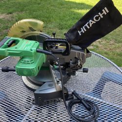 Hitachi Compound Miter Saw With Laser Guide 
