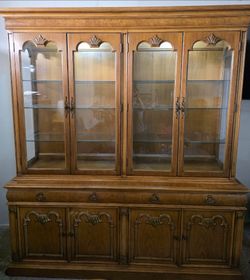 Thomasville China Hutch and Thomasville Table set
