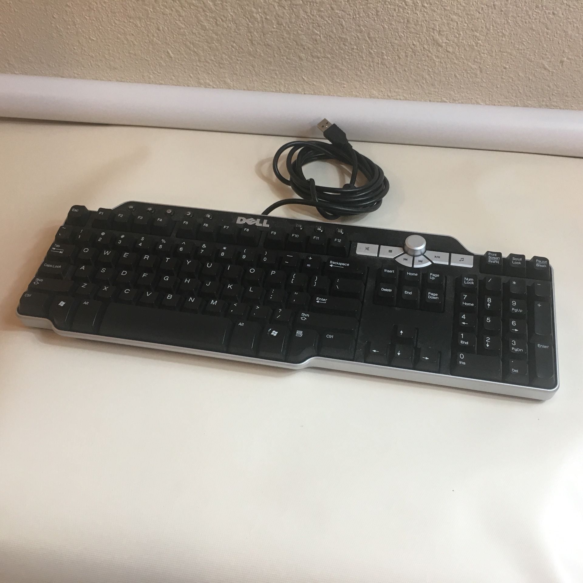 Dell USB Keyboard - Y-UK-DEL1 - Black with 2 USB ports