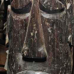 Carved Aould Wood Folks art I have twent