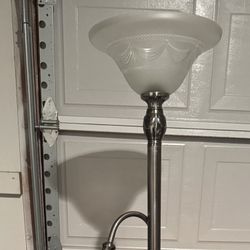 FREE FLOOR LAMP NEED GONE TONIGHT 