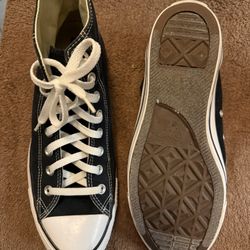 Converse Size 9  1/2 