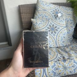 Saint Laurent Black Opium 