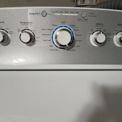 GE Washer  Large 4.6 Cu Ft