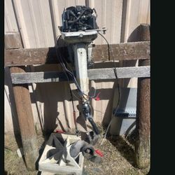 15 HP Johnson 2 Stroke Outboard Motor 