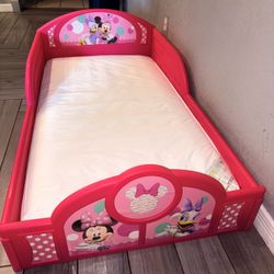 Minnie Mouse Toddler Bed with Mattress 