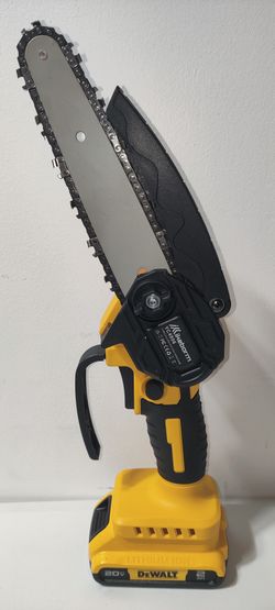 Mini Chainsaw Tool Only Works With DeWalt 20v Batteries