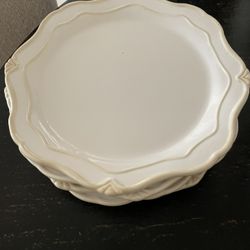 4 PLATES PRINCESS HOUSE PICK UP TODAY 