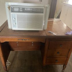 Antique Desk Typewriter 