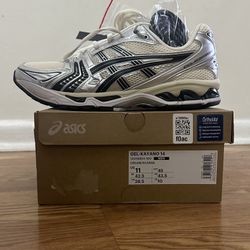 ASICS Gel Kayano 14 Sz 11 Cream & Scarab (greenish) 