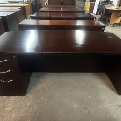 OFFICE/HOME DESK EXECUTIVE DESK AND 2 DRAWERS FILE CABINET 