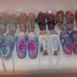 14 Pairs Of Big Girls Shoes Sizes 4, 4/5, And 5!