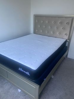 Bed frame and mattress set