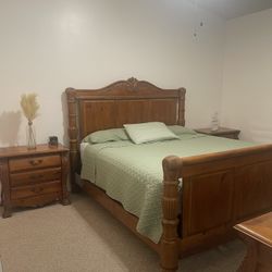 Fairmont Design 5 Piece Solid Wood Bedroom Set