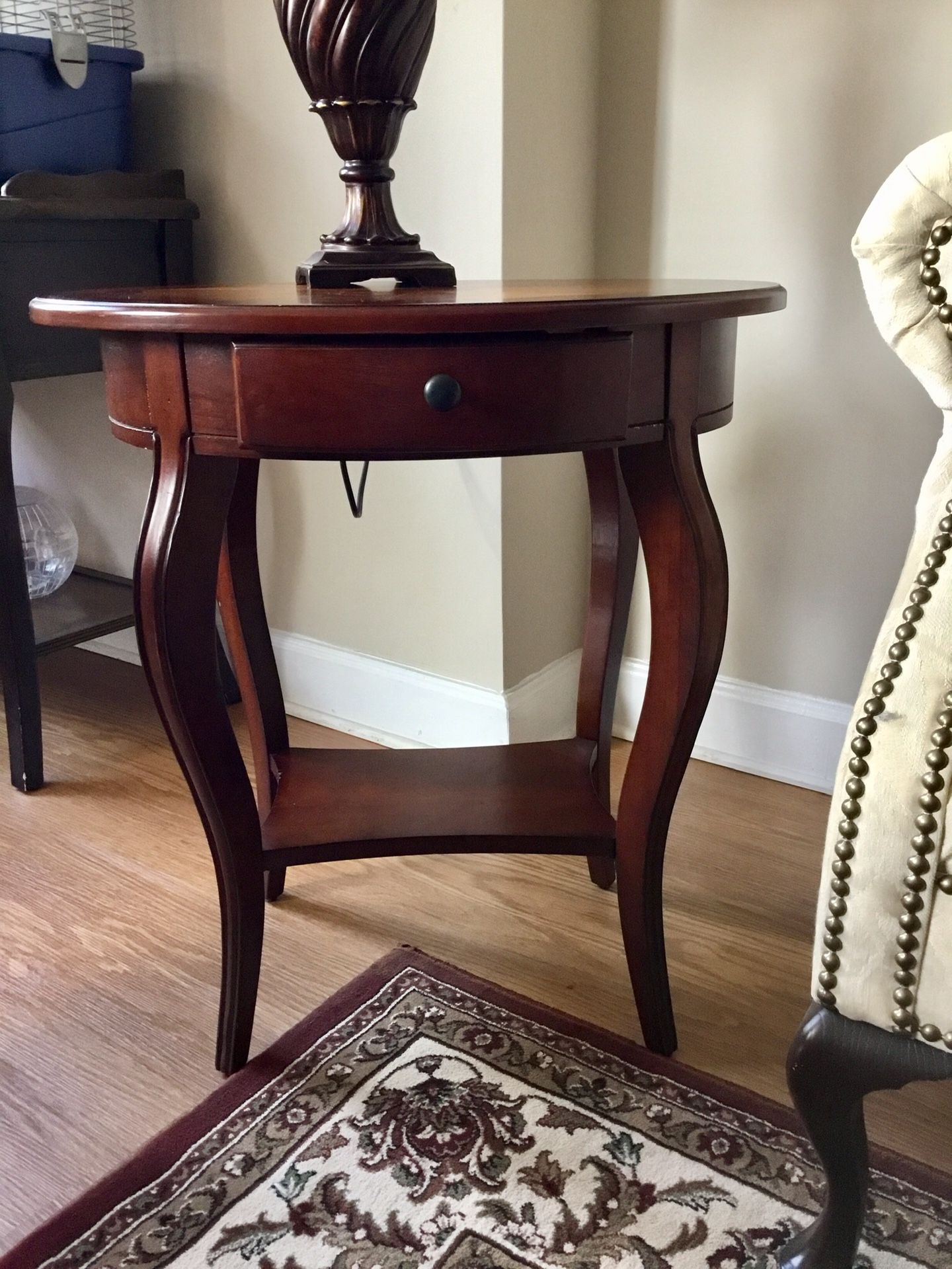 Accent table