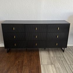 BRAND NEW!!! 9 Drawer Black & Gold Fluted Dresser