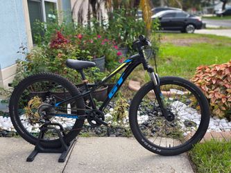 🚵♂️ GT Stomper – 24" Wheels – Disc Brakes – 14" Frame – $100