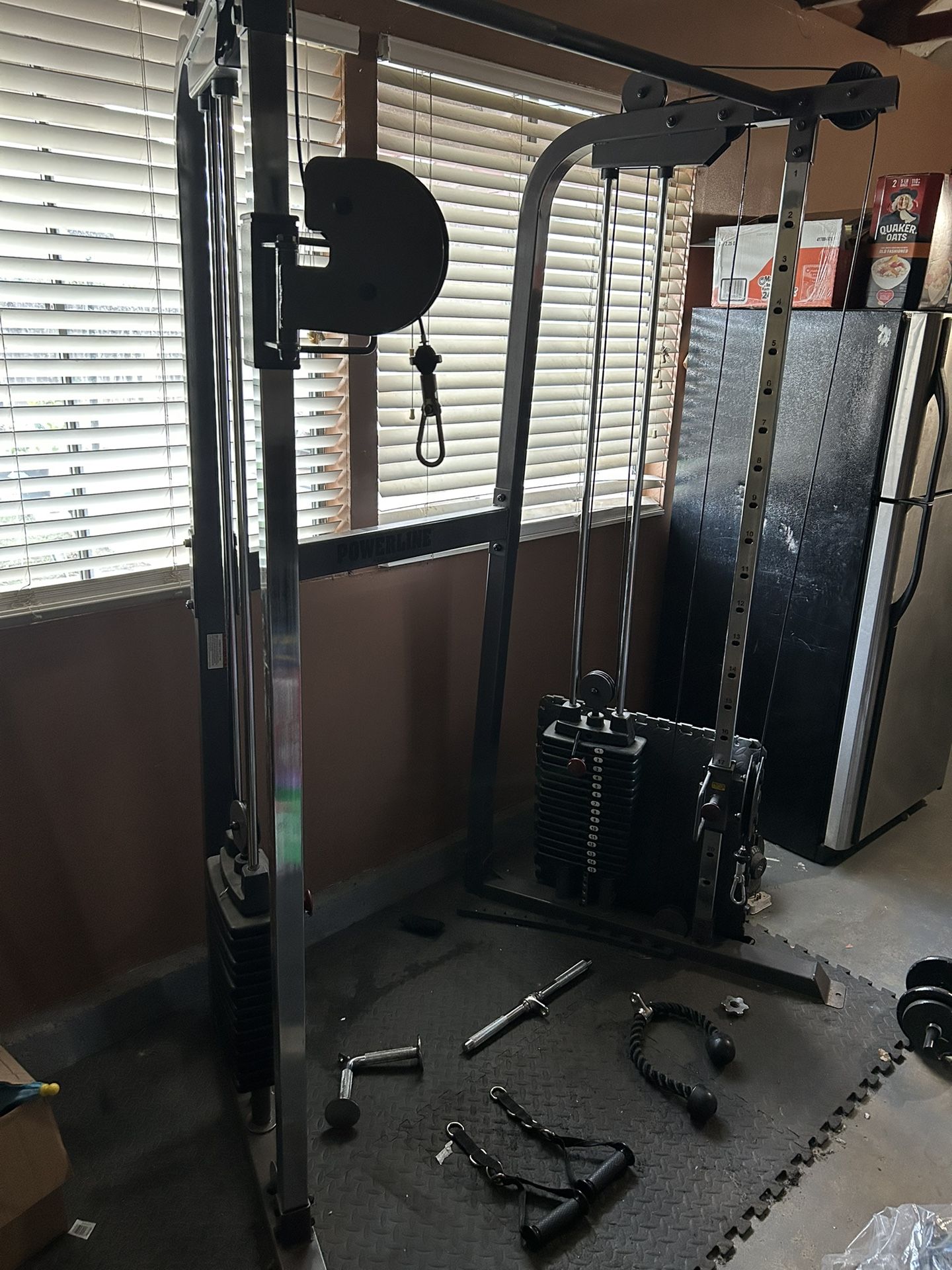 Home Gym Cable machine with accessories 