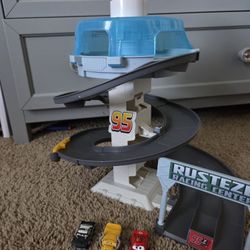 Disney Pixar Cars Mini Racers Rust-Eze Spinning Raceway Playset