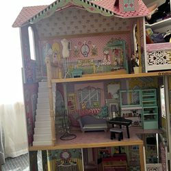 Doll House 