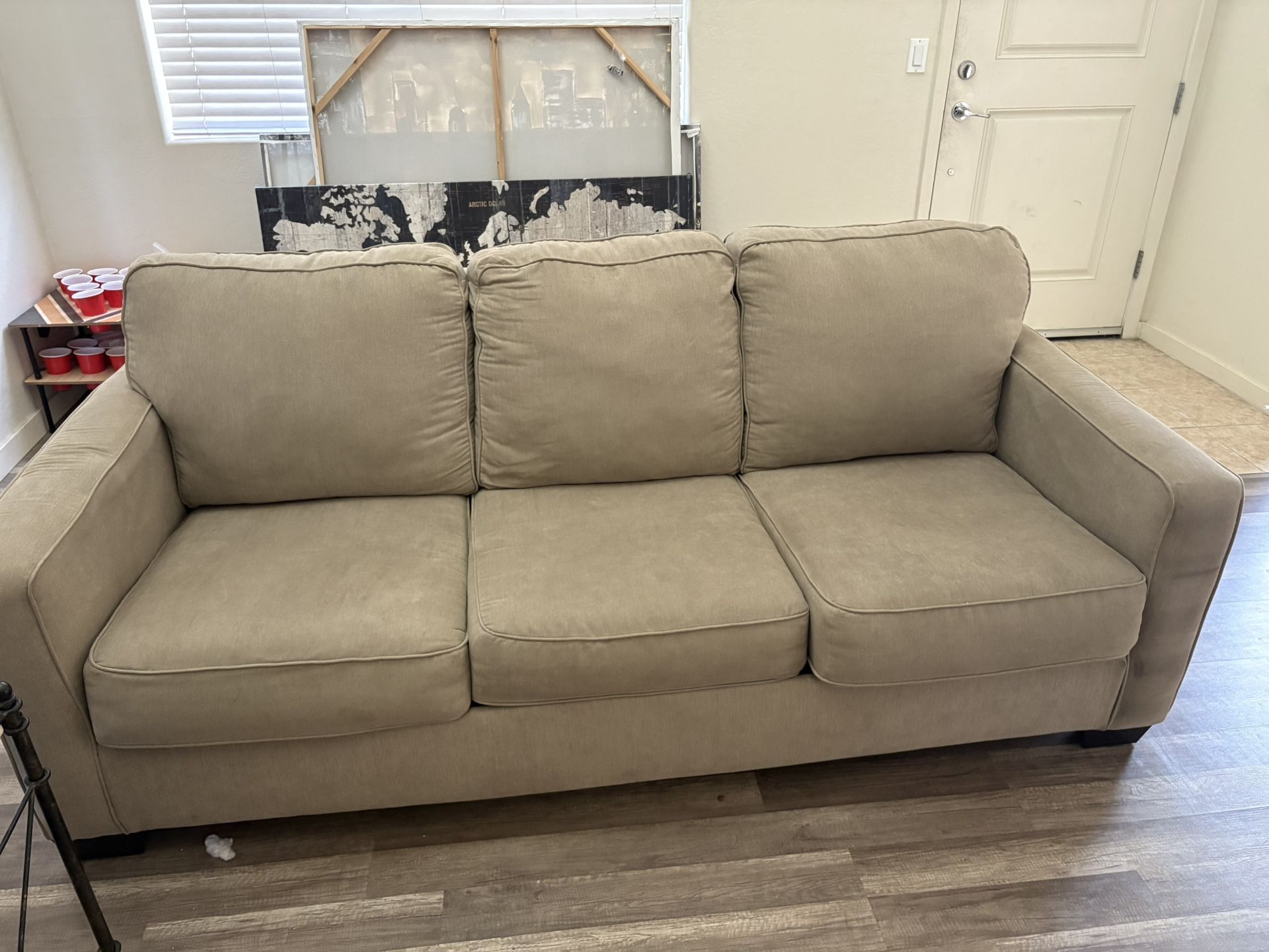 Medium Sized Couch With Pull Out