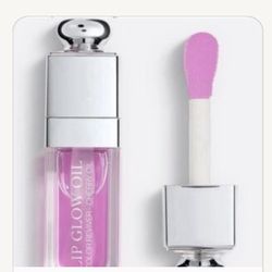 Lip Glosses & Lipsticks