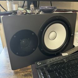 Yamaha HS8 Powered Studio Monitors