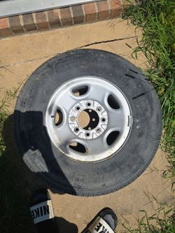 8 lug  Rim and tire LT245/75R16 new tire used rim