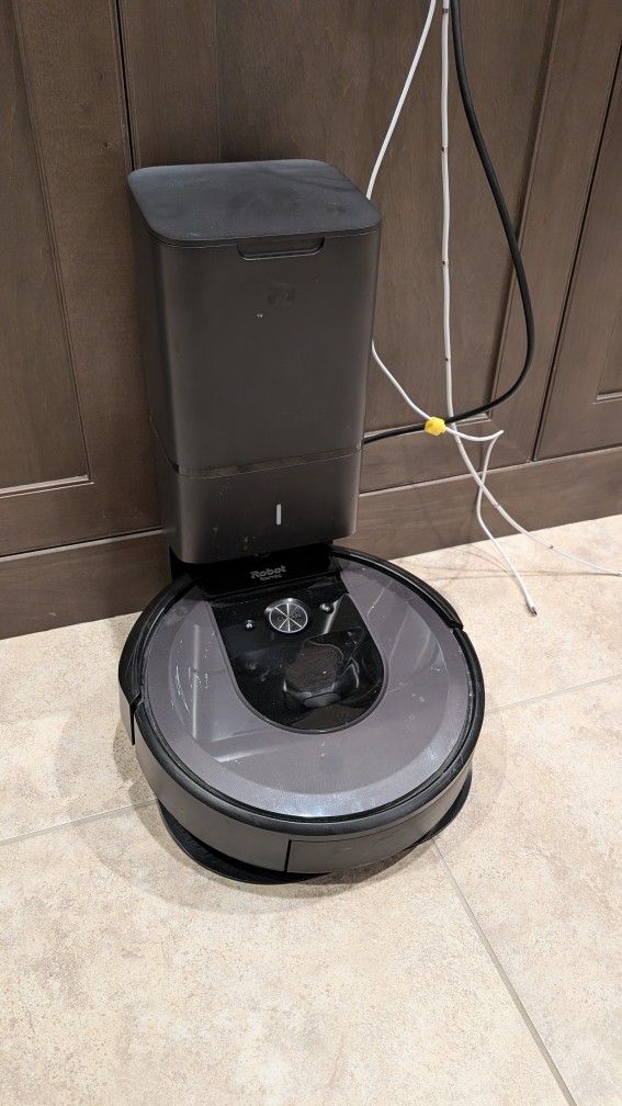 Roomba i7+ Robot Vacuum